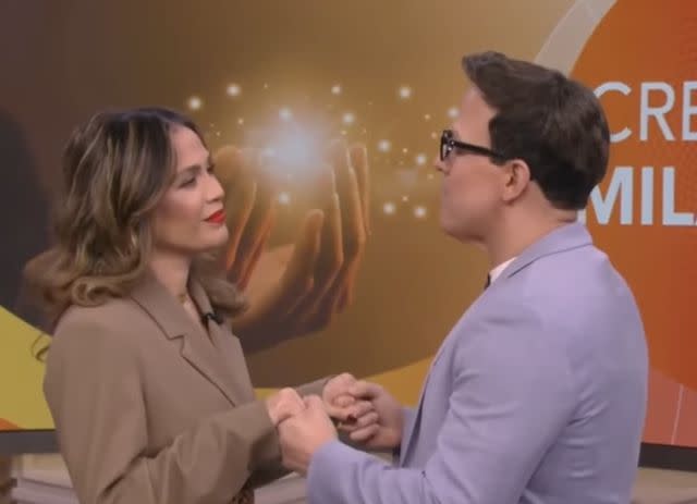 <p>Despierta America</p> Karla Martinez y Raul Gonzalez en Despierta America