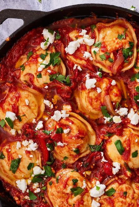 one pan ravioli shakshuka