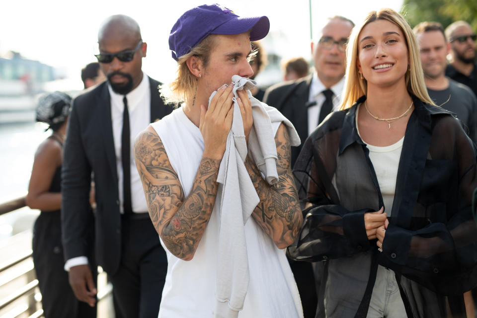 NEW YORK, NY - SEPTEMBER 06:  Justin Bieber and Hailey Baldwin are seen on the street attending John Elliott during New York Fashion Week SS19 on September 6, 2018 in New York City.  (Photo by Matthew Sperzel/Getty Images)