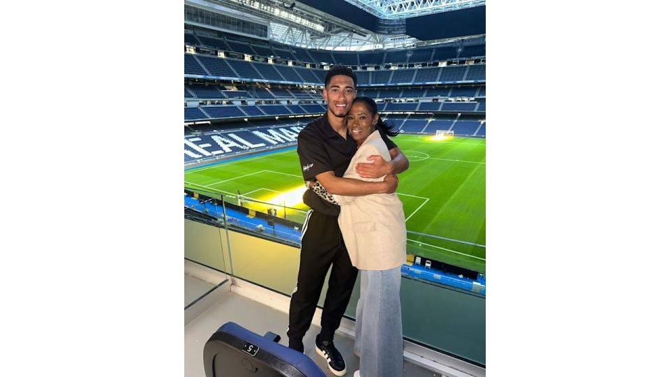 Jude shares a close relationship with his mother Denise, who lives with him in Madrid