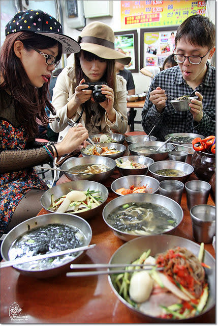 『韓國首爾』2014年首爾秋遊八天七夜自助行DAY3-南大門有50年老店歷史的韓順子奶奶手工刀削麵