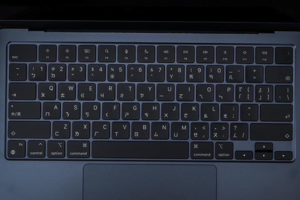 ▲鍵盤並未跟進新款MacBook Pro採用全面黑色設計