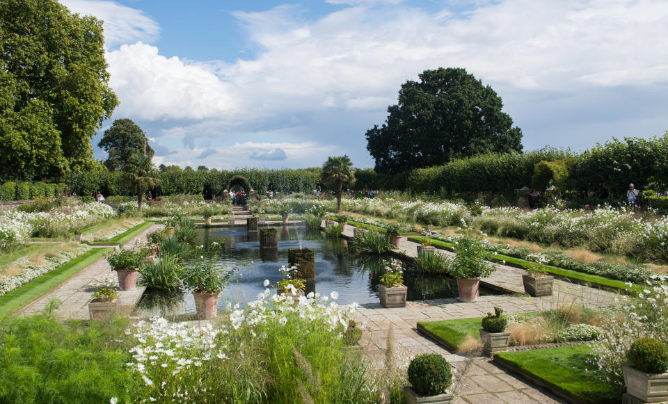 LONDON, ENGLAND - AUGUST 31:  A general view of the Sunken Garden, which has been transformed into a White Garden in memory of Princess Diana
at Kensington Palace on August 31, 2017 in London, England.  (Photo by Samir Hussein/Samir Hussein/WireImage)