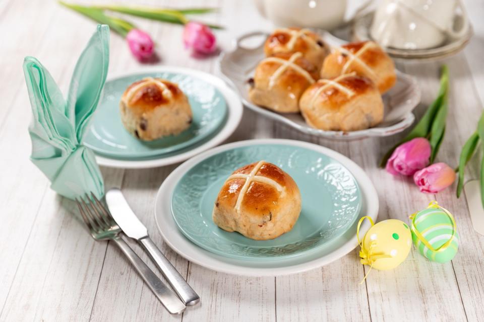 easter traditions around the world hot cross buns