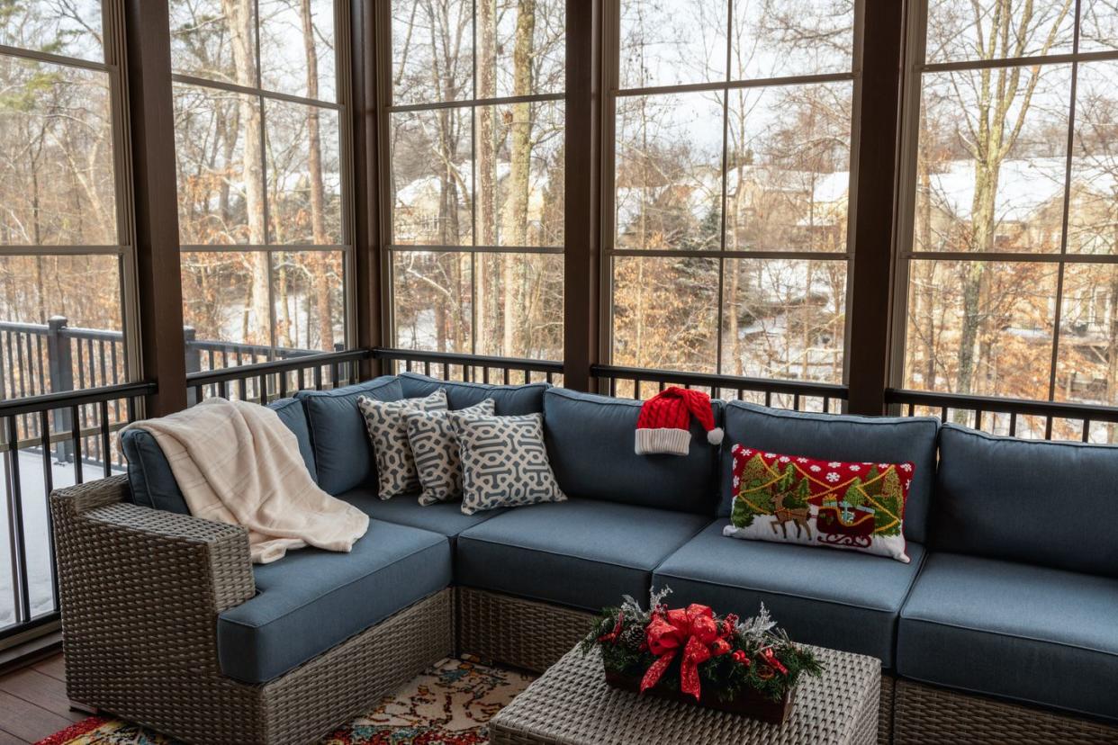 screened in porch ideas decorate for christmas