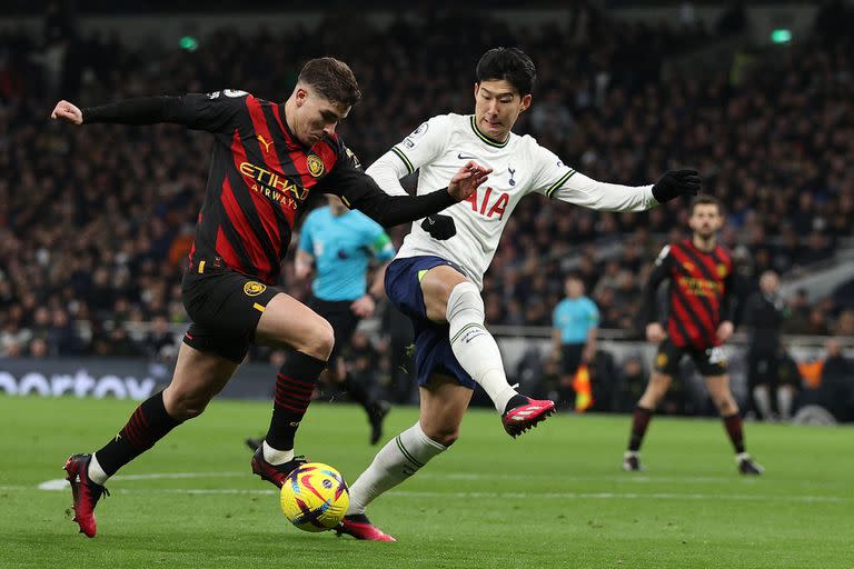 Julián Álvarez fue titular en la derrota de Manchester City ante Tottenham en la última fecha