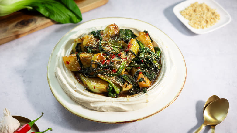 Stir-fried bok choy and tofu cream