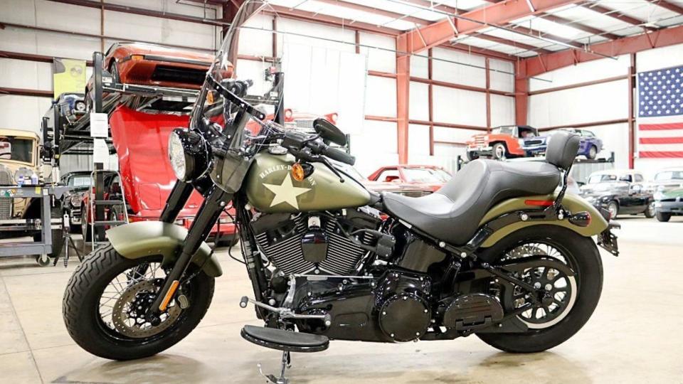 Motorcycle Monday: 2016 Harley-Davidson Softail Slim S 