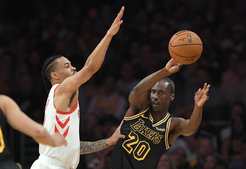 32-year-old rookie Andre Ingram stepped onto an NBA court for the first time Tuesday to lead the Lakers in scoring in the first half. (AP)