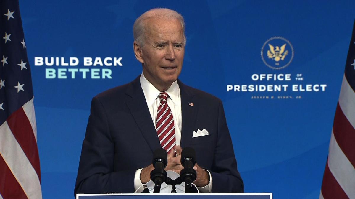 Biden urges Americans to limit Thanksgiving plans