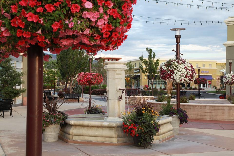 Baskets of flowers and fountains at The Summit, Reno