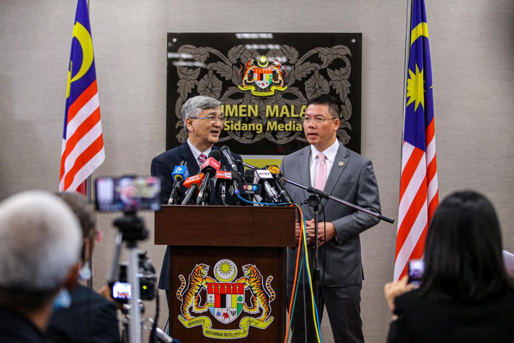 Former Dewan Rakyat Speaker Tan Sri Mohamad Ariff Md Yusof addresses reporters during a press conference at Parliament July 13, 2020. — Picture by Hari Anggara