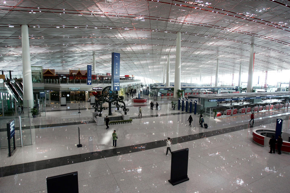 Basierend auf Umfrageergebnissen von Reisenden hat die Unternehmensberatung Skytrax einmal mehr die besten Flughäfen der Welt gekürt. Platz zehn belegt der Beijing Capital International Airport in China. Es ist zugleich der größte Flughafen Asiens sowie der zweitgrößte der Welt – nur der Airport in Atlanta ist noch größer.