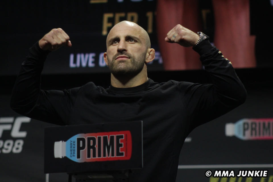 Alexander Volkanovski UFC 298 ceremonial weigh-ins