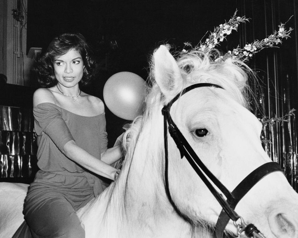 Just 89 Photos of Celebrities Partying in the '70s