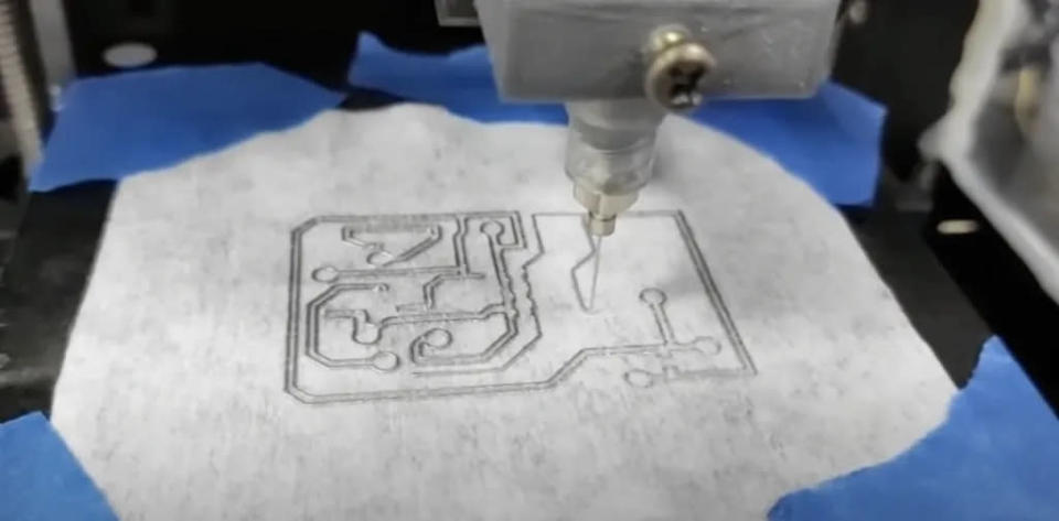 Tinta usada para imprimir circuitos eletrônicos em tecido comum (Imagem: Reprodução/Zhejiang University)