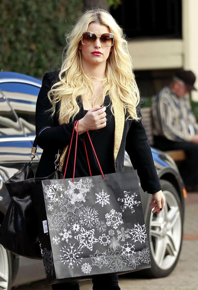 Hilary Duff Takes a Mommy Break and Goes Shopping in Beverly Hills