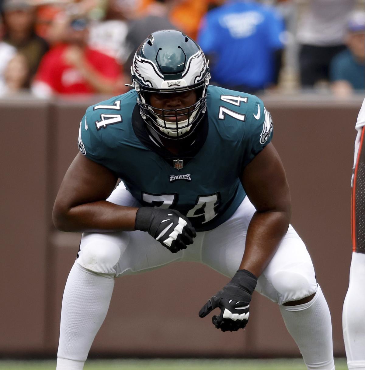 Titans signing OT Le'Raven Clark off the Eagles practice squad