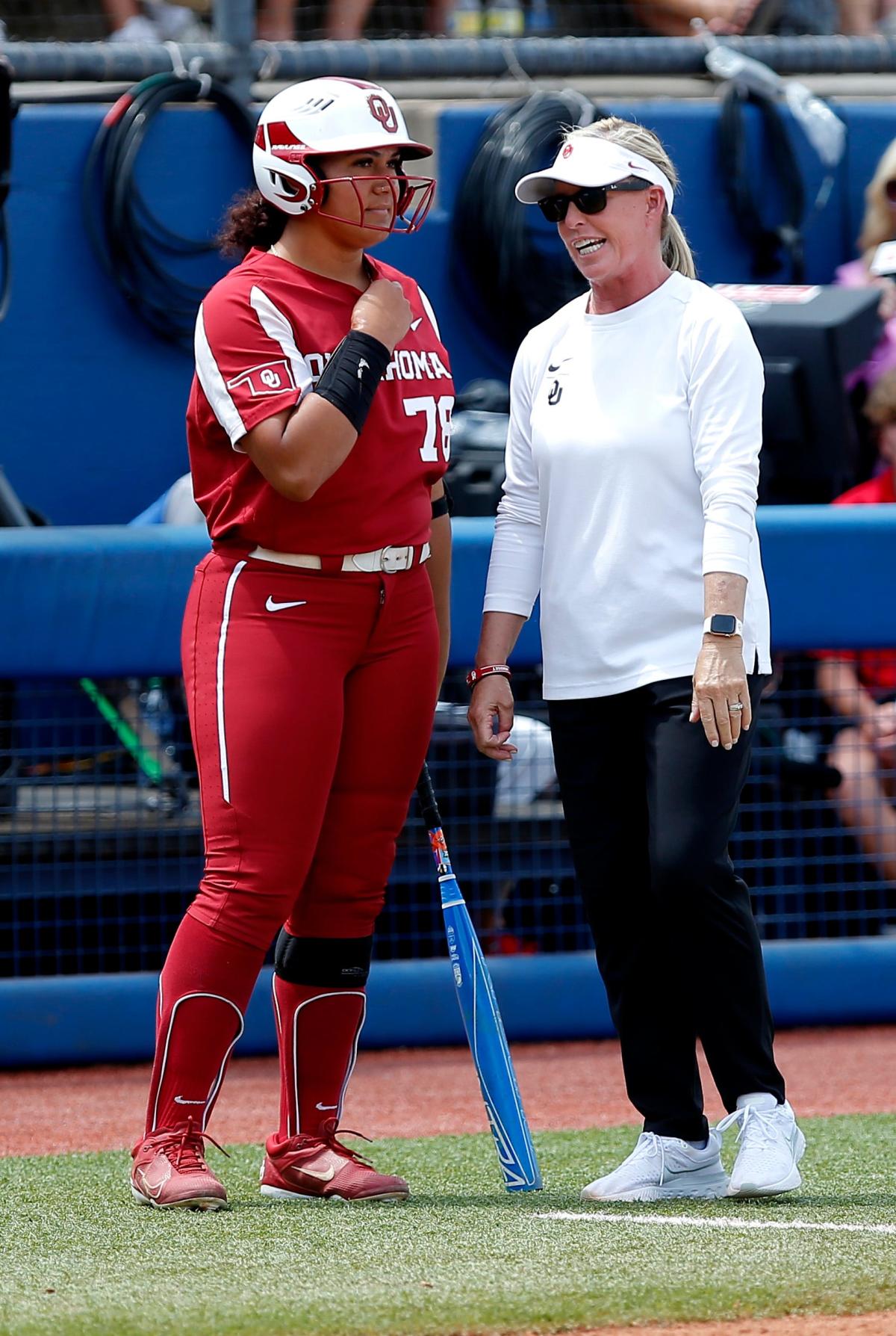 WCWS 2022 - Unseeded, snubbed Texas softball playing with a chip on its  shoulder entering finals - ESPN