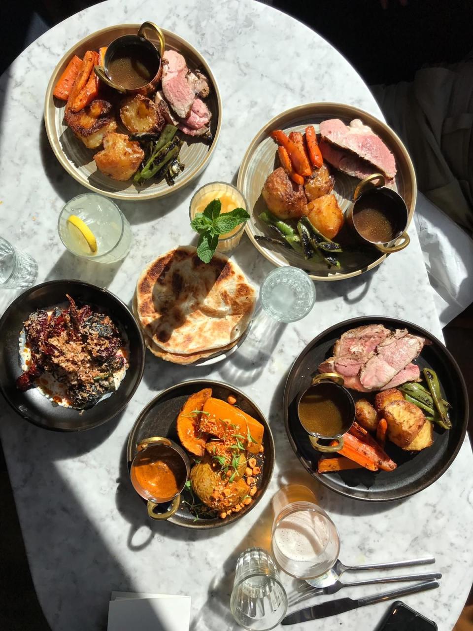 19 Of The Best Sunday Roasts In London For When It's Cold Outside And Gravy Is The Answer