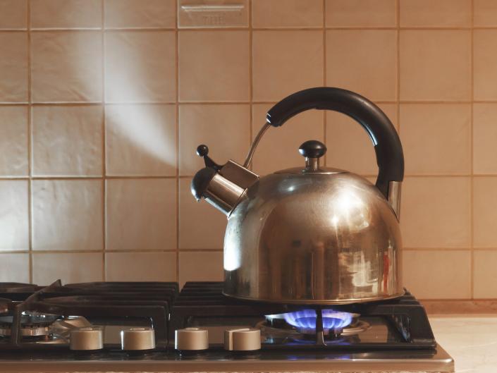 steaming kettle tea pot