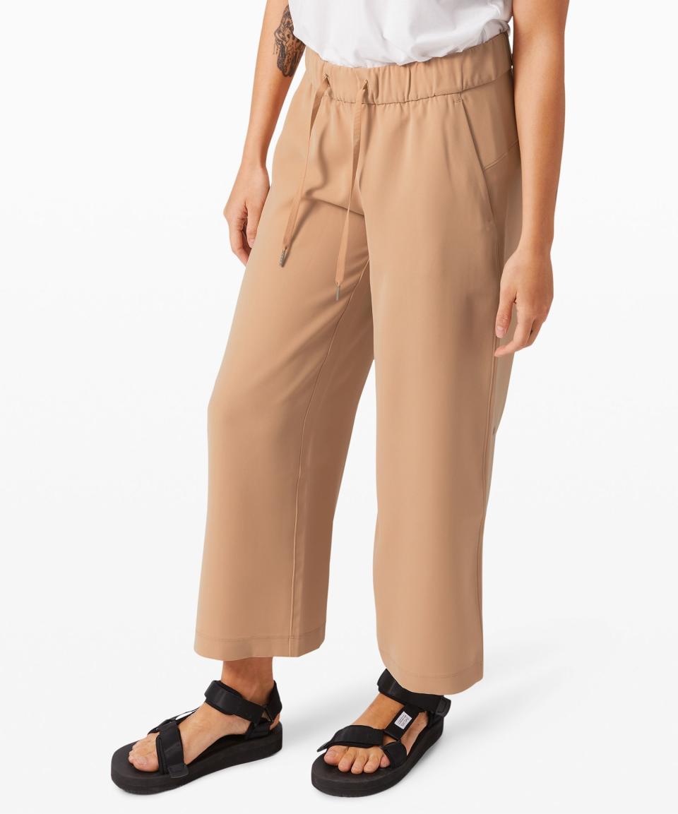 3) On the Fly Wide-Leg 7/8 Pant Woven