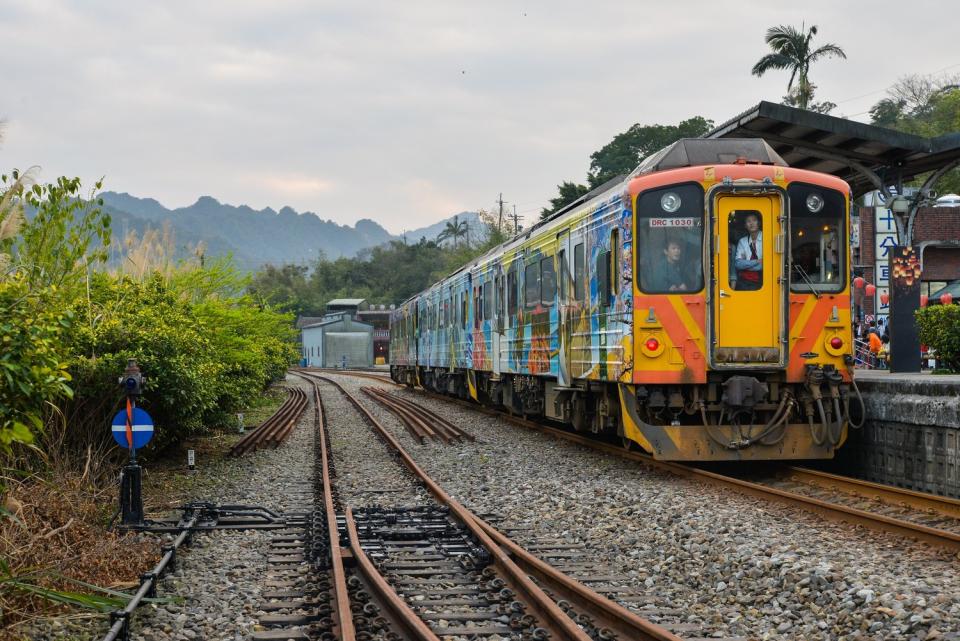 承載這麼多花東人回鄉的火車，卻是一部部死亡列車，把人送往西方極樂世界。（示意圖）   圖：謝佳真／攝