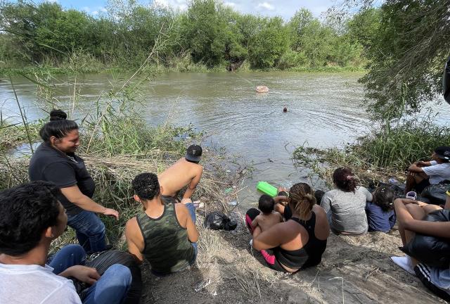 Migrantes en México se lanzan al río Bravo por desesperación de llegar a  EEUU