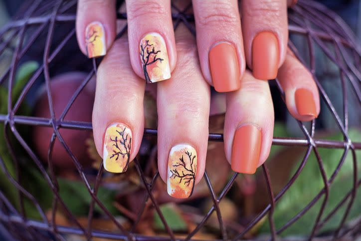 8) Fall Foliage Thanksgiving Nails