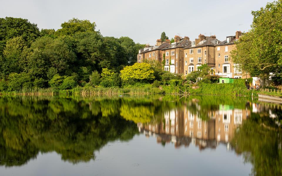 Hampstead No 2 Pond (Alamy Stock Photo)