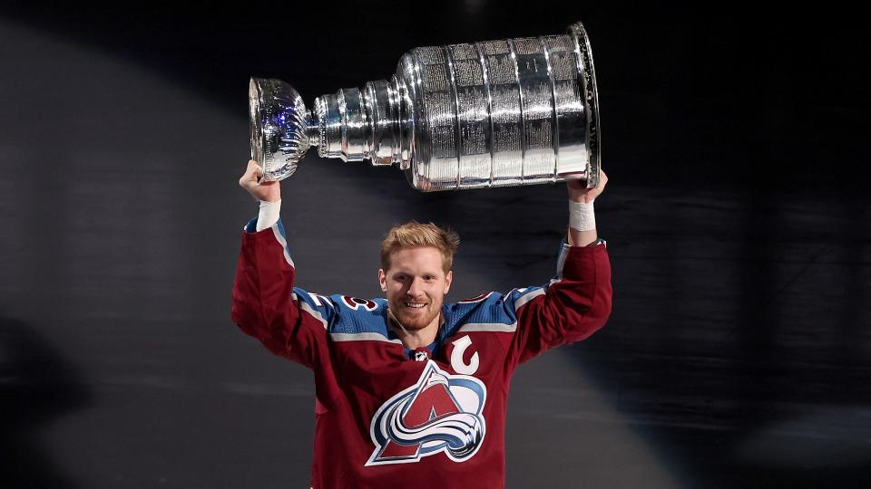 Colorado Avalanche captain Gabriel Landeskog will be sidelined for approximately three months after undergoing knee surgery on Tuesday. (Getty Images)