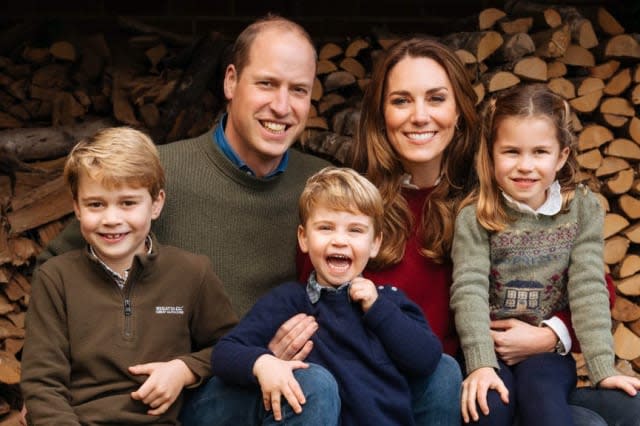 William and Kate release Christmas card image of family