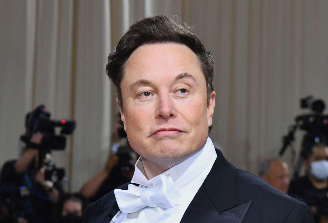 FILES) In this file photo taken on May 02, 2022, Elon Musk arrives for the 2022 Met Gala at the Metropolitan Museum of Art in New York. - US billionaire Elon Musk was embroiled in a social media spat with Ukrainian officials including President Volodymyr Zelensky on October 3, 2022, over his ideas on ending Russia's invasion. (Photo by Angela Weiss / AFP)