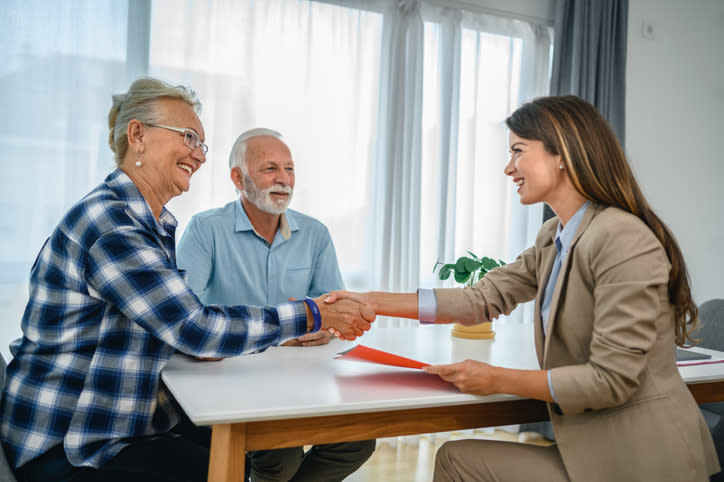 SmartAsset: Kaj je pokojninski načrt življenjskega zavarovanja (LIRP)?