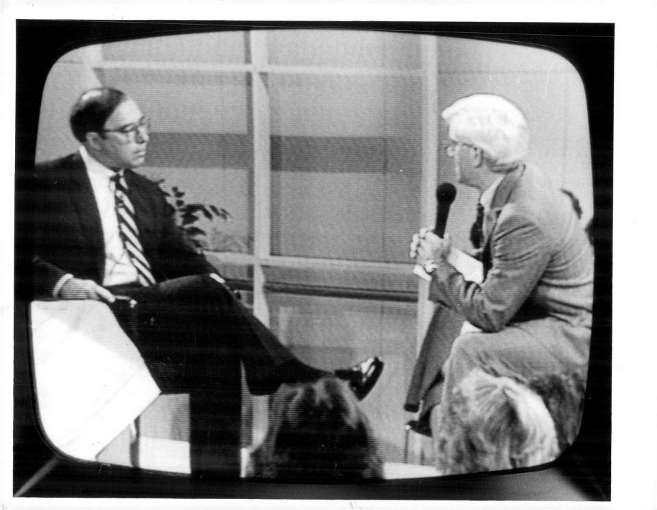 Howard Relin on Phil Donahue show in 1986 debating legal issue of women baring breasts in public.