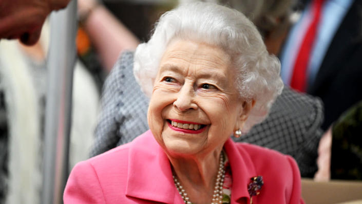 Queen Elizabeth II is given a tour during a visit to The Chelsea Flower Show 2022 on May 23, 2022, in London, England. <span class="copyright">Paul Grover - Pool / Getty Images</span>