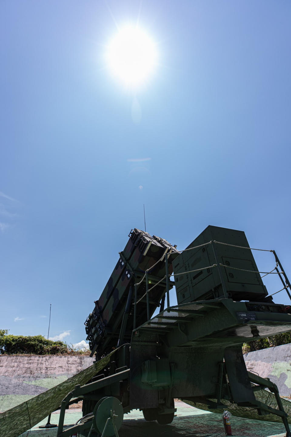 空軍愛國者三型飛彈刻正嚴密追監空情動態。（軍聞社記者周力行攝）