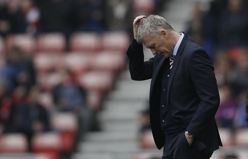 <p>Sunderland manager David Moyes looks dejected </p>