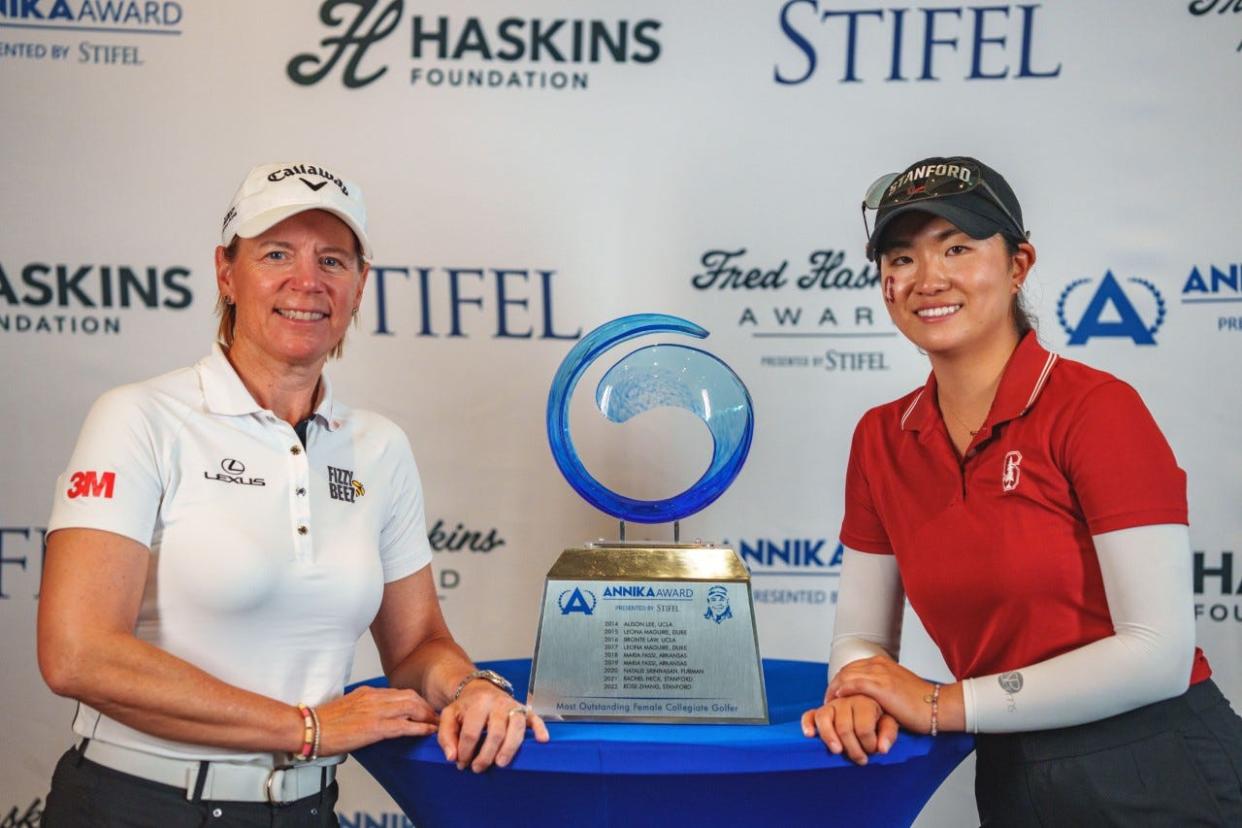 Rose Zhang, a former ANA Junior Inspiration winner, accepts the Annika Award from Hall of Famer Annika Sorenstam, indicative of the top Division 1 women's collegiate golfer in the country