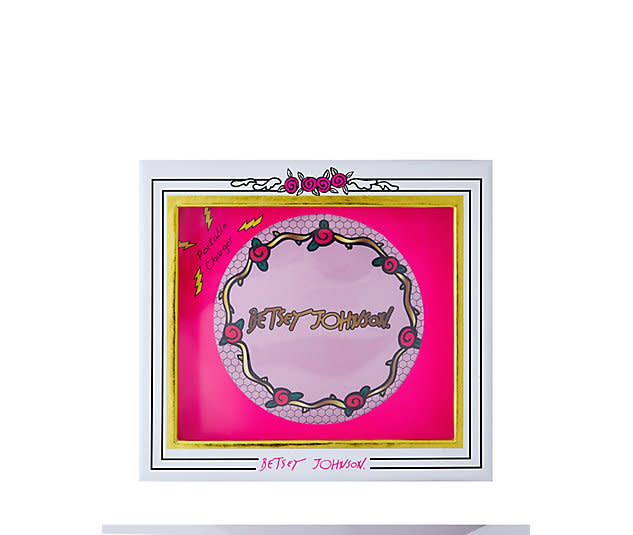 totally-tech-betsey-mirror-charger_blush_alt4