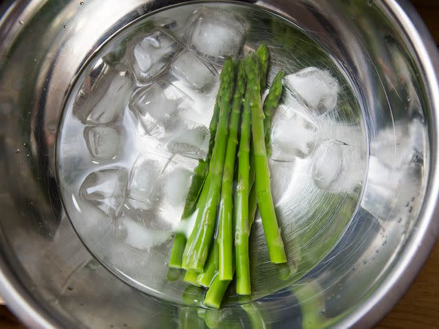 Shocking blanched vegetables in ice water: Pain in the butt, or an essential step?