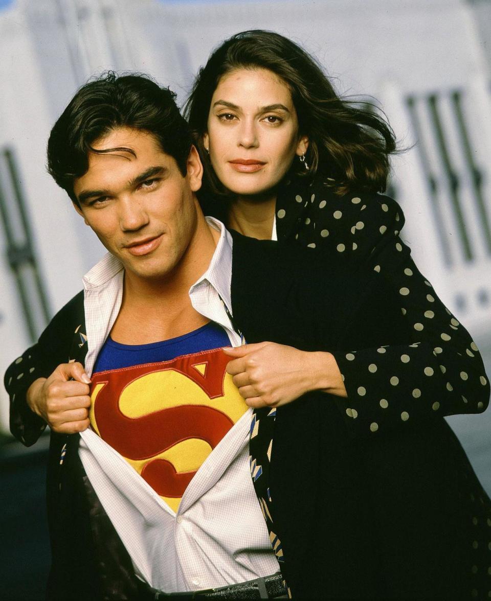 Dean Cain and Teri Hatcher in Lois & Clark: The New Adventures of Superman