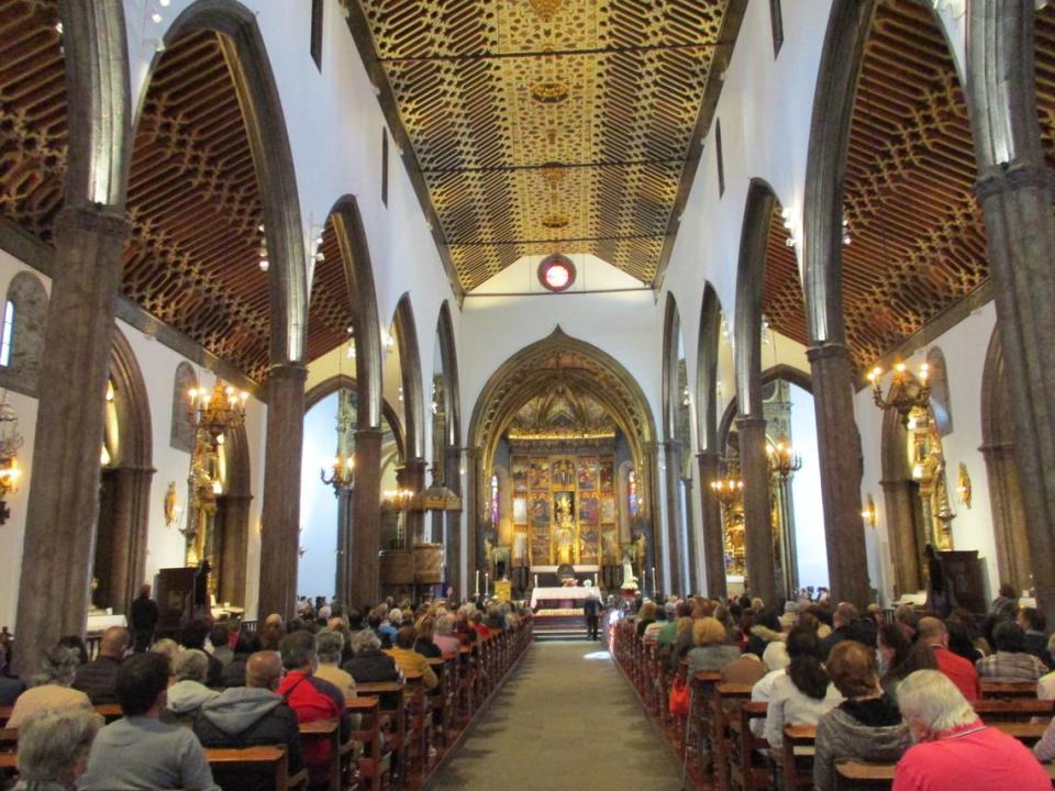 Una misa por Ucrania en la Catedral de Funchal.