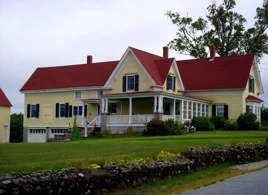 The home sits on 20 acres in rural Maine. (Photo courtesy of Atlas Obscura)