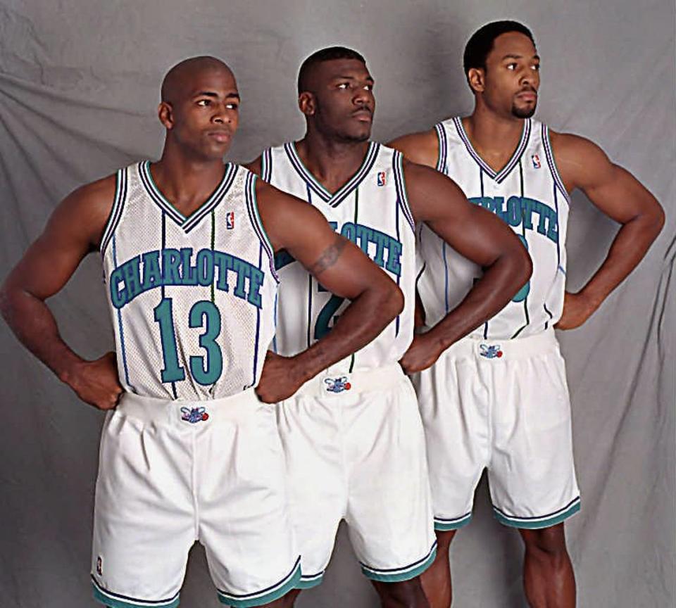 In 1995, Kendall Gill, Larry Johnson and Alonzo Mourning played for the Hornets.