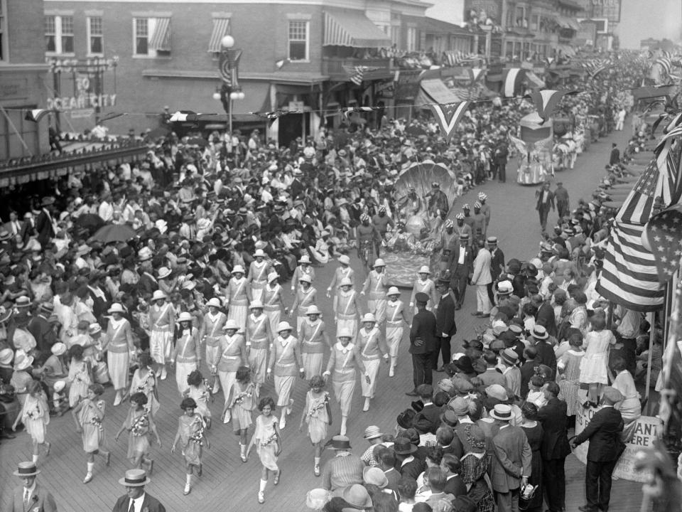 crowds miss america