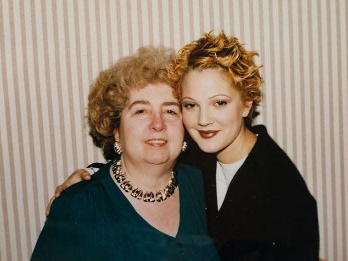 Maria with Drew Barrymore.