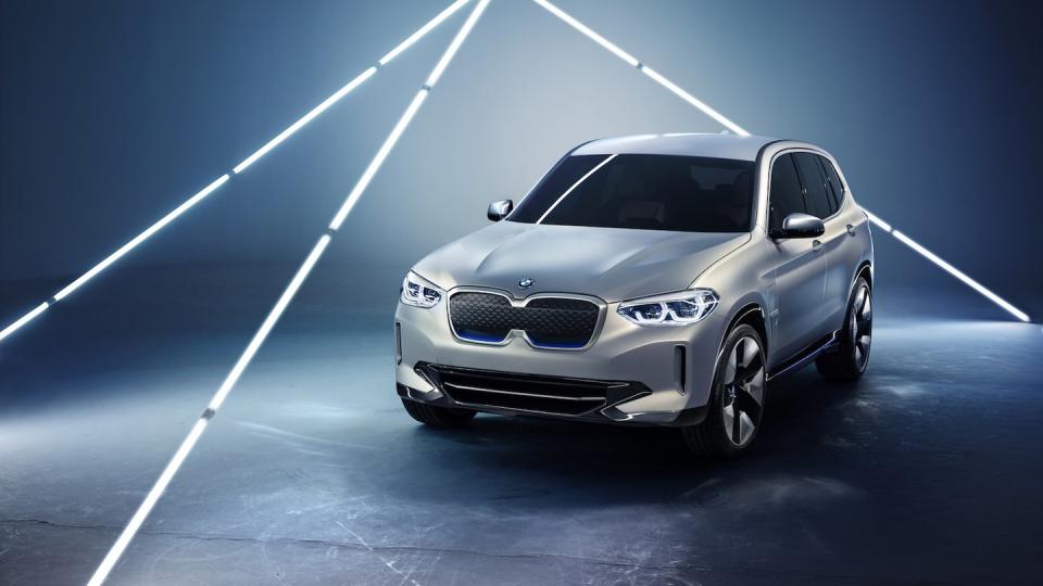 Will BMW innerhalb der nächsten zwei Jahre in Serie bringen: Den elektrischen Geländewagen iX3. Foto: BMW