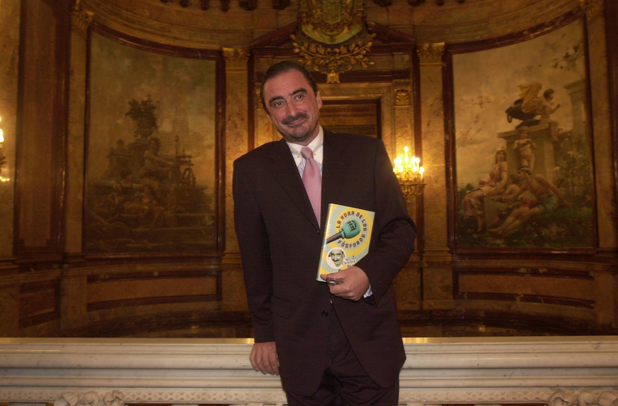 121102 House of America, Madrid Carlos Herrera presents/displays the book the hour of Phosphorus the speaker of the radio chain Wave Zero, presented/displayed next to Maria Teresa Fields and Alfonso Usía the book the hour of Phosphorus a compilation of anecdotes that the listeners count daily in their program of different subjects. 600 (C)  (Photo by Quim Llenas/Cover/Getty Images)