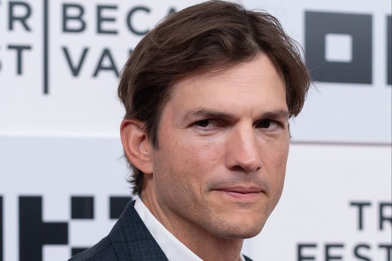 NUEVA YORK, NUEVA YORK - 12 DE JUNIO: El actor Ashton Kutcher asiste al estreno de "Vengeance" durante el Festival Tribeca 2022 en BMCC Tribeca PAC el 12 de junio de 2022 en la ciudad de Nueva York. (Foto de Mark Sagliocco/WireImage)